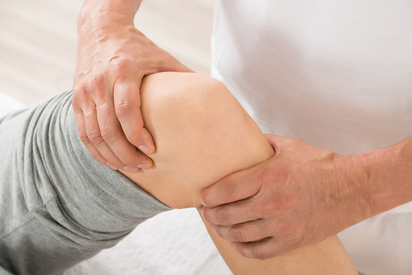 Как распознать и чем лечить ушиб колена? thumbnail